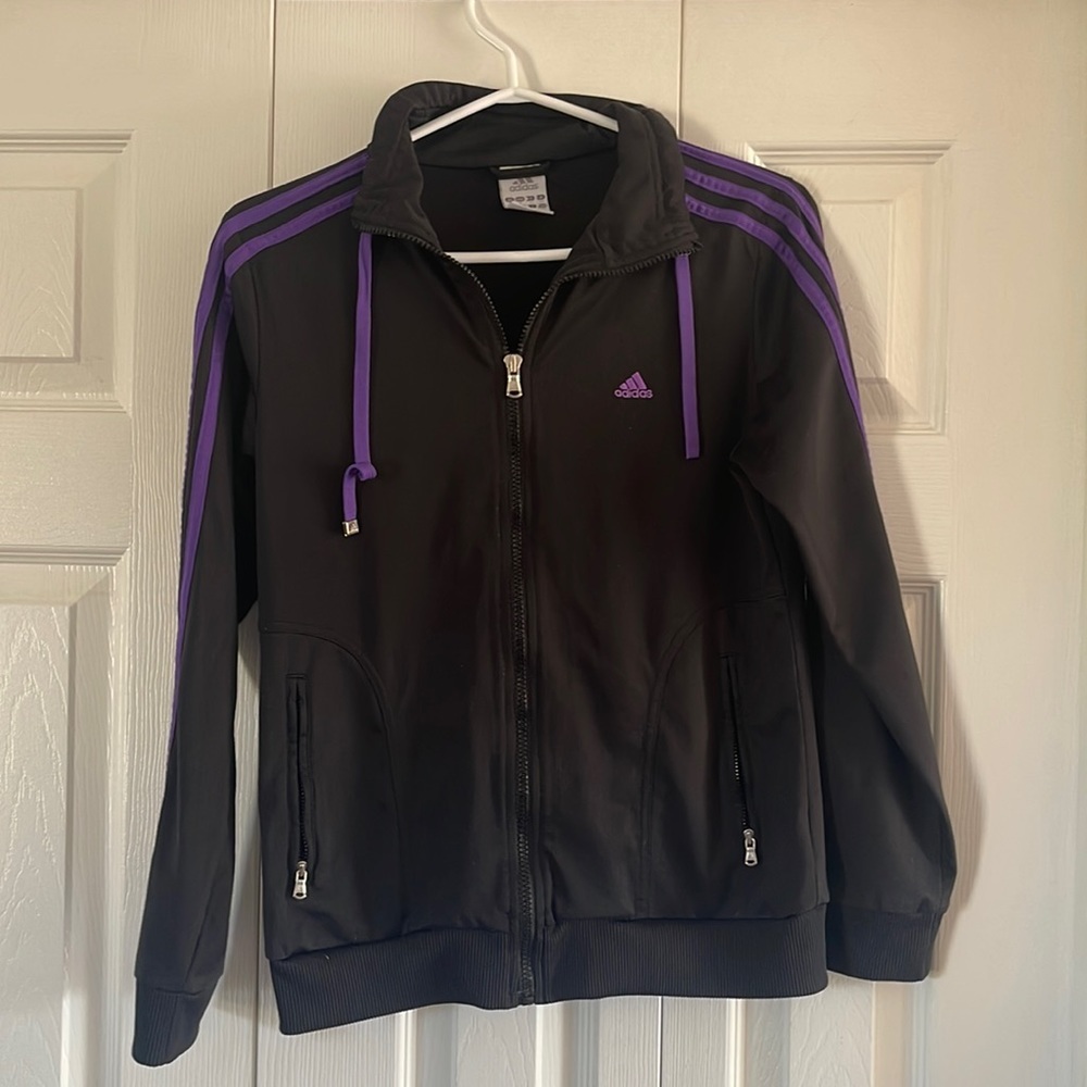 Adidas Jacket Size M🥰🥰